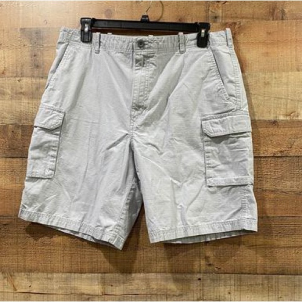 IZOD Mens Gray Cargo Bermuda Shorts Size 38